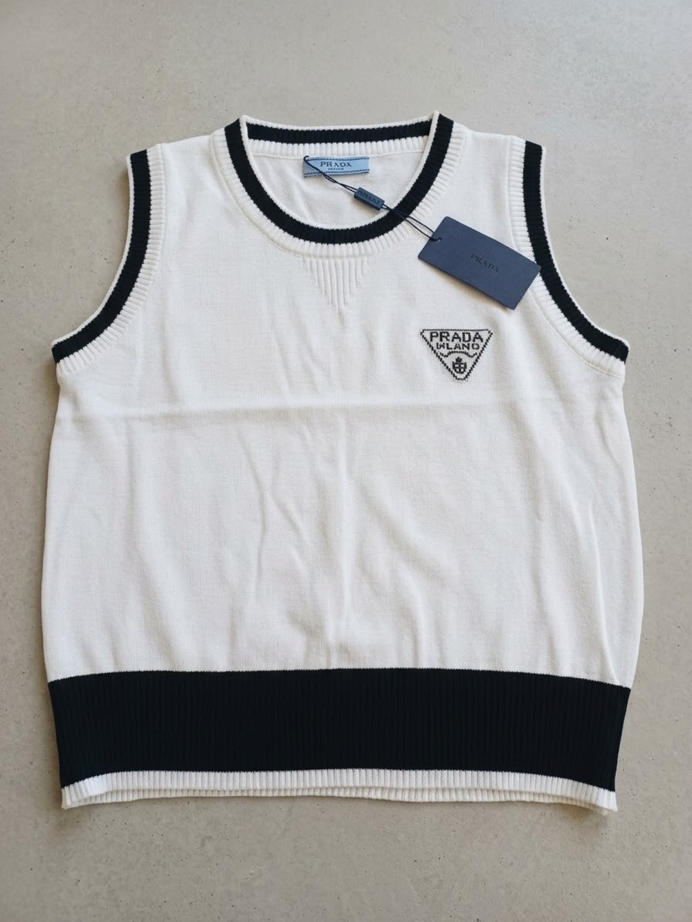 Brand NEW White and Black Crewneck Knit Sleeveless Sweater